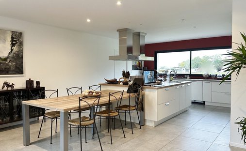 Castle for Sale in Peyrehorade, Nouvelle-Aquitaine, France