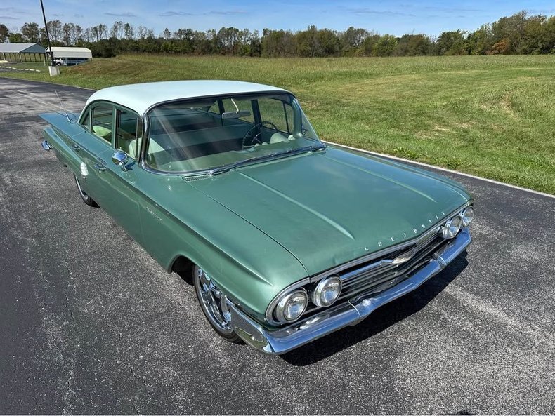 Sedan in Glendale, United States 4 - 16536836