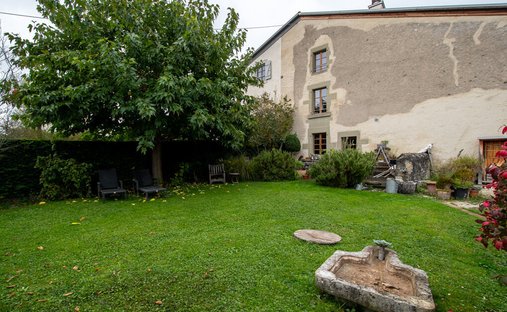 Castle Life At Your Fingertips