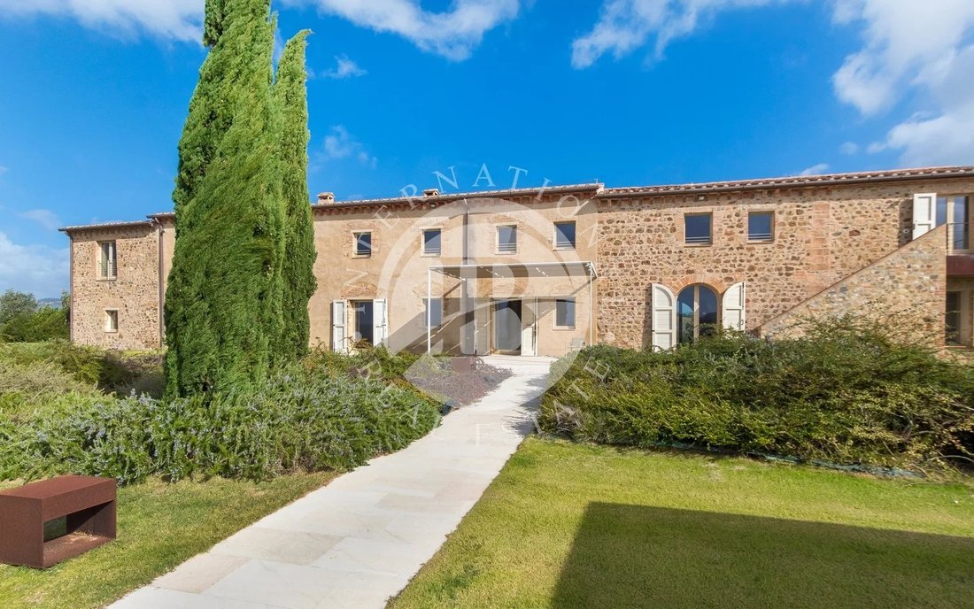 Villa in Volterra, Tuscany, Italy 2 - 16534648