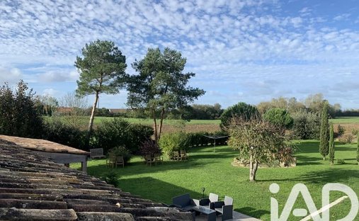 Castle for Sale in Le Gua, Nouvelle-Aquitaine, France