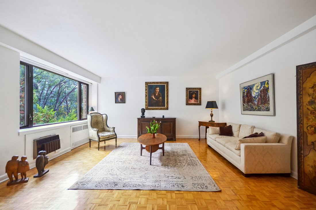 Condo in Toronto, Ontario, Canada 1 - 16542398