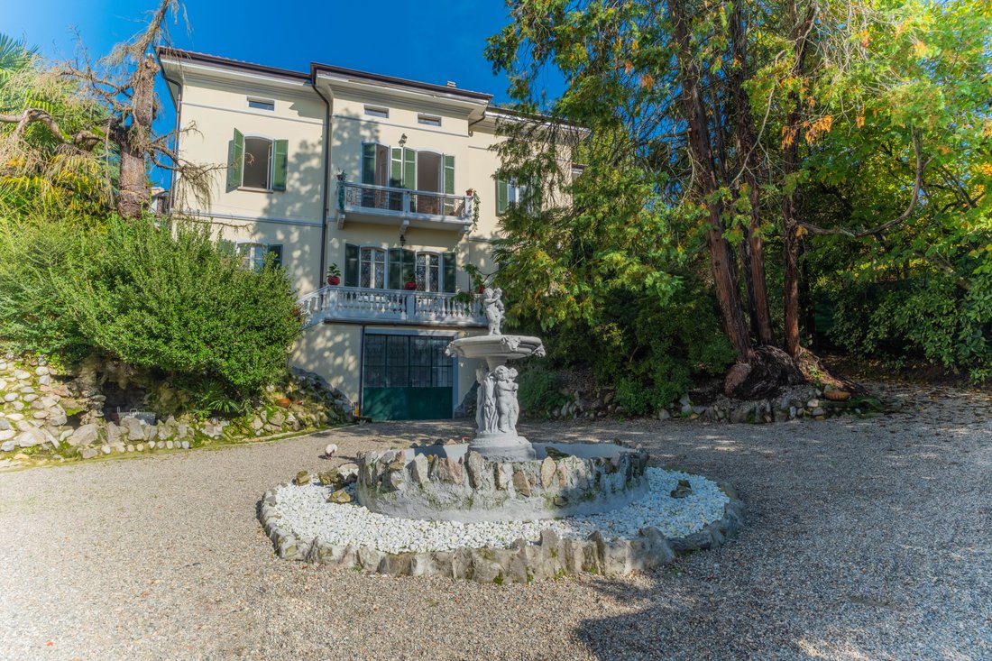Villa in Castelletto sopra Ticino, Piedmont, Italy 1 - 16538633