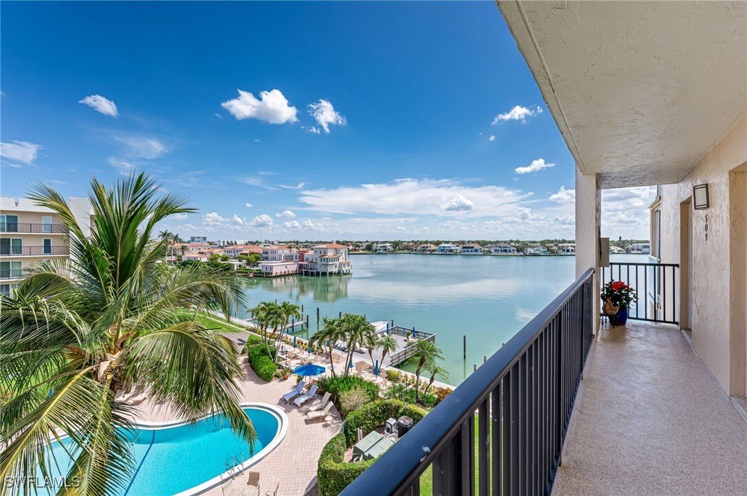 Condo in Naples, Florida, United States 3 - 16289821