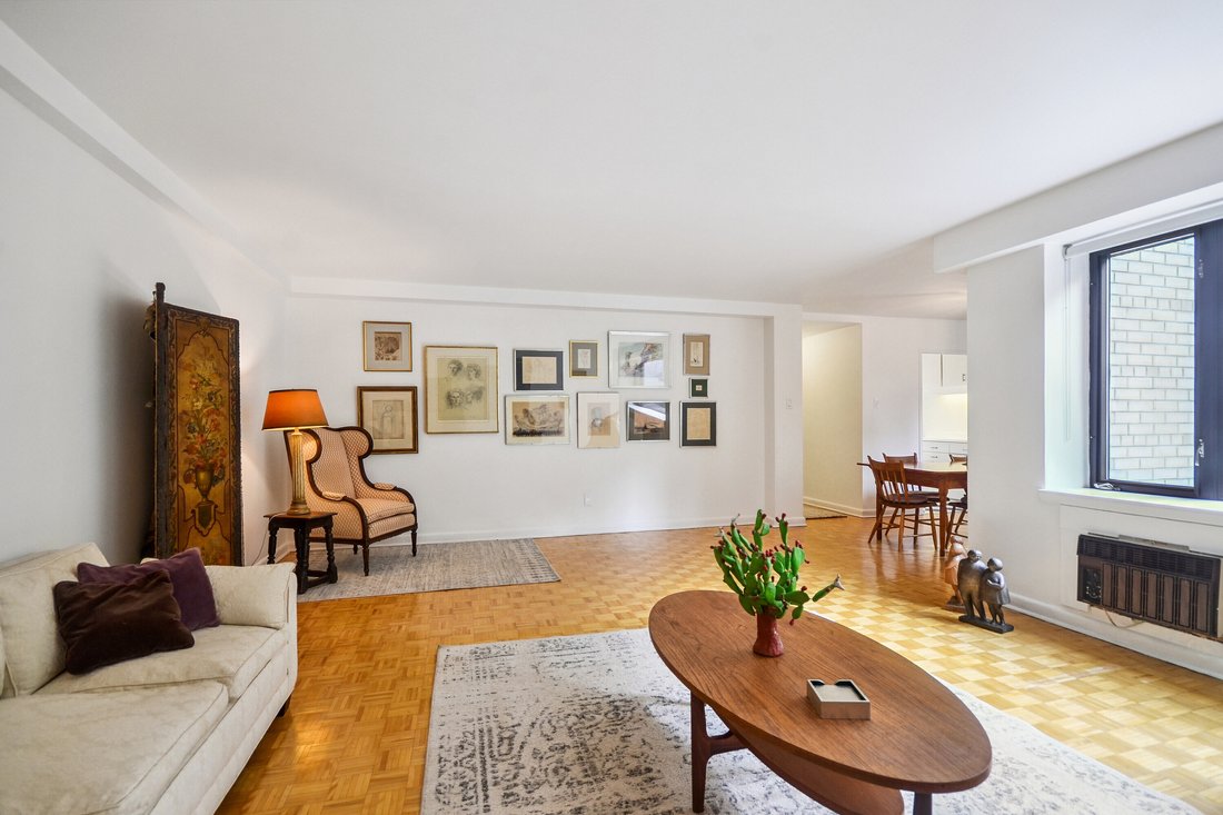 Condo in Toronto, Ontario, Canada 3 - 16542398