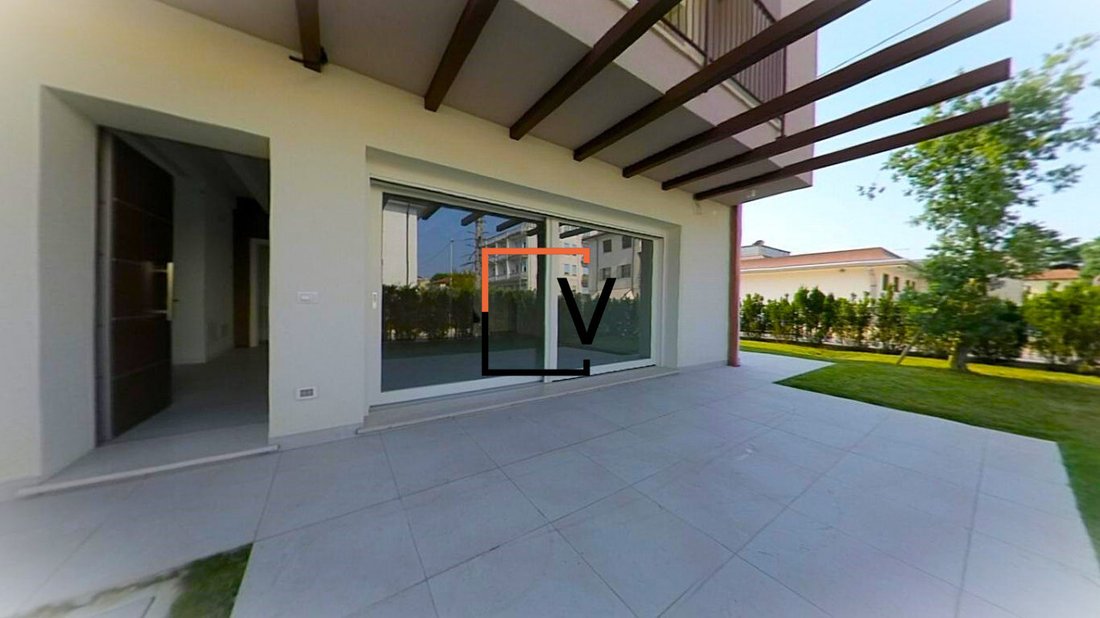 House in Center, Mogliano Veneto, Veneto 2 - 15857358