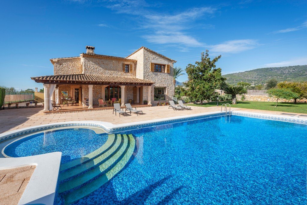 Chalet in Lloseta, Balearic Islands, Spain 1 - 16540436