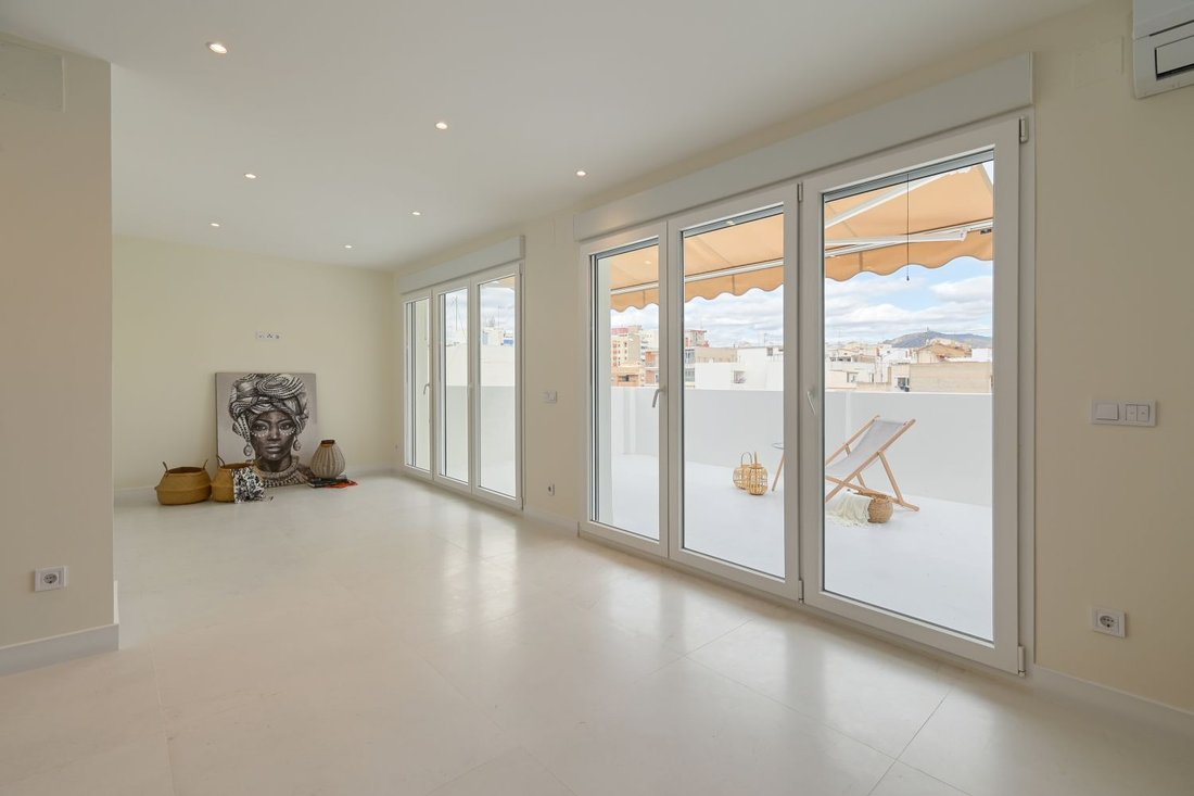 Penthouse in la Vila Joiosa / Villajoyosa, Valencian Community, Spain 3 - 16540025