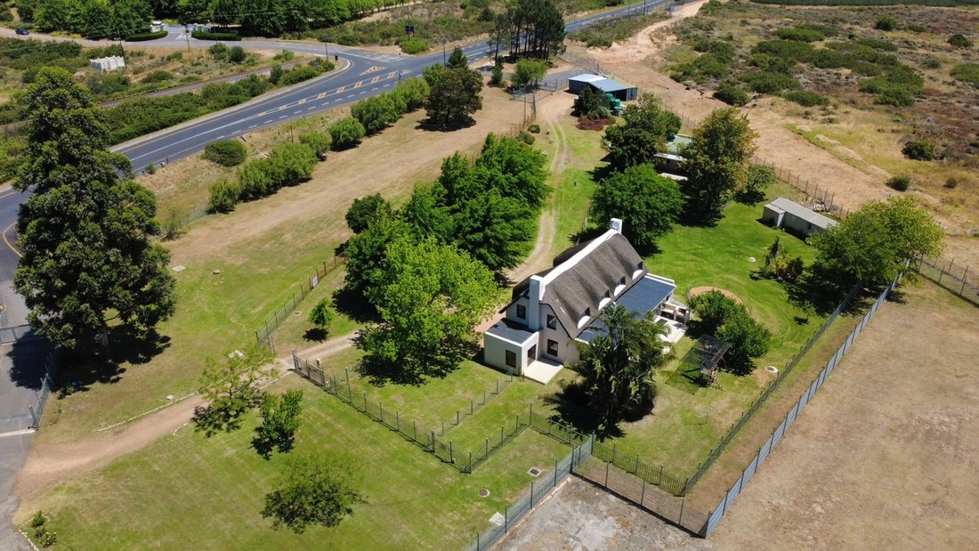 Farm Ranch in Franschhoek, Western Cape, South Africa 3 - 16539942