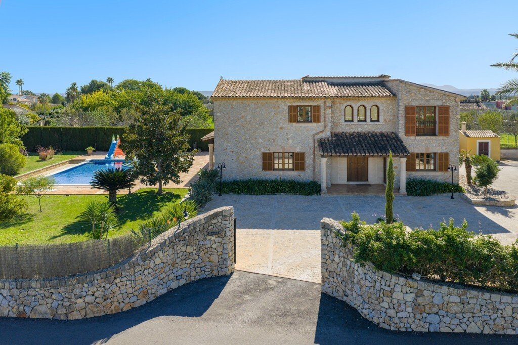 Chalet in Lloseta, Balearic Islands, Spain 2 - 16540436