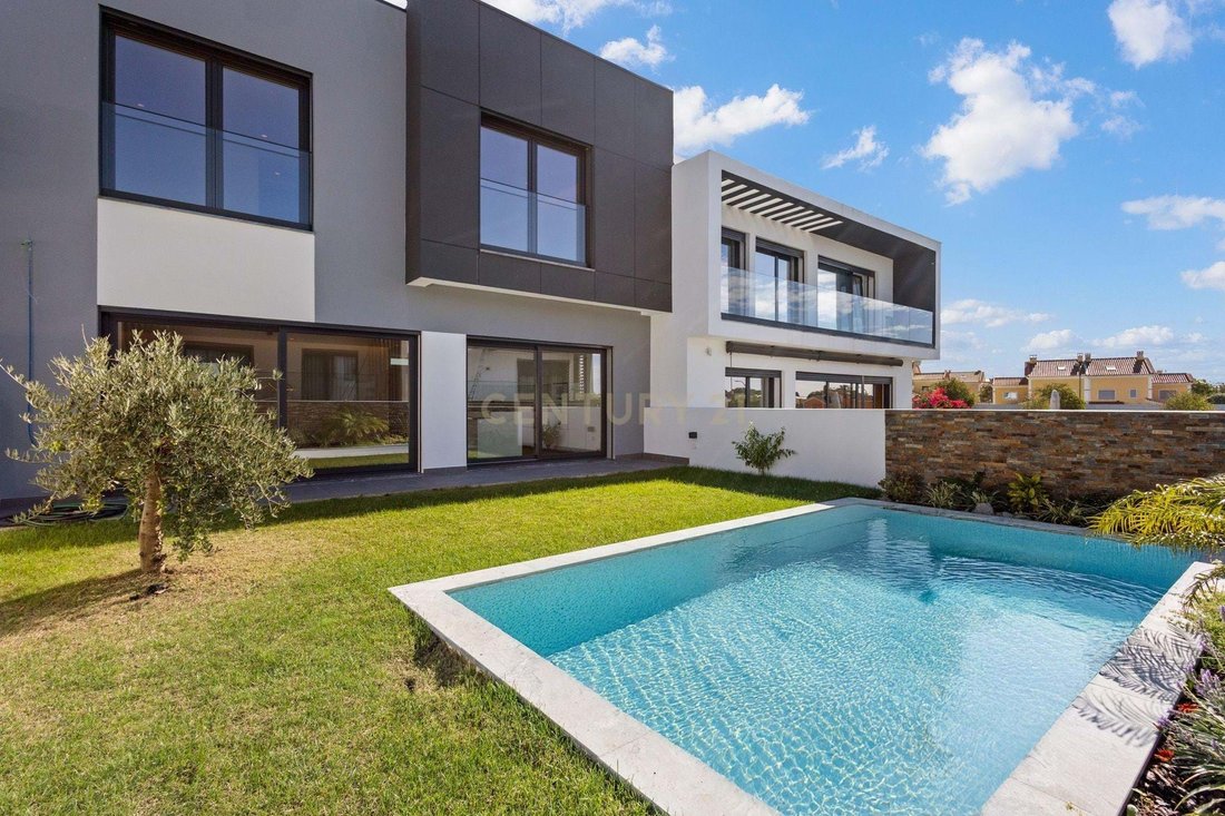 Villa in Rio de Mouro, Lisbon, Portugal 2 - 16543123
