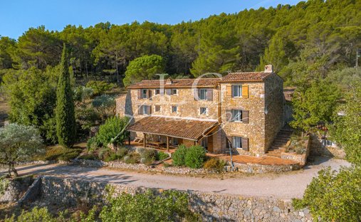 Country House in Seillans, Provence-Alpes-Côte d'Azur, France 1