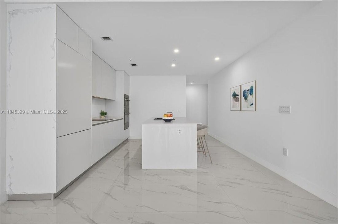 Condo in Miami, Florida, United States 5 - 16541285