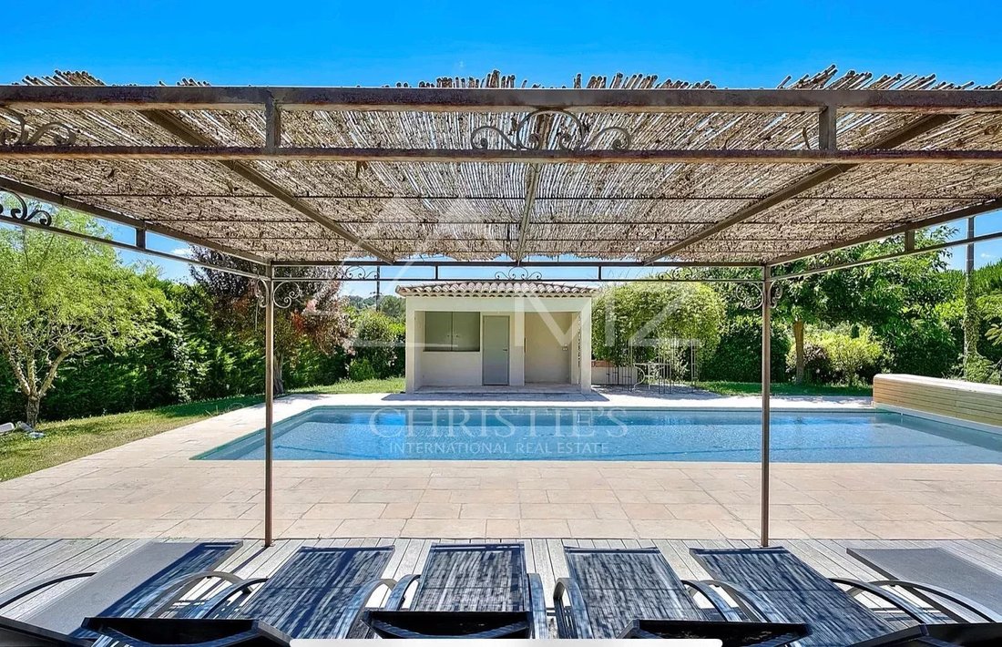 Villa in Châteauneuf-Grasse, Provence-Alpes-Côte d'Azur, France 3 - 12506891