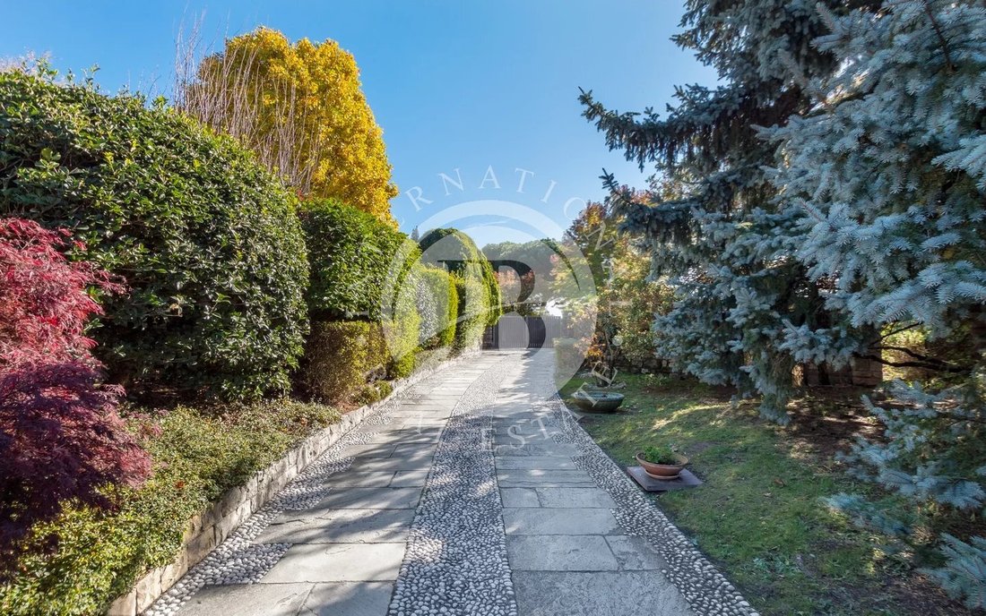 Villa in Besozzo, Lombardy, Italy 5 - 16540557
