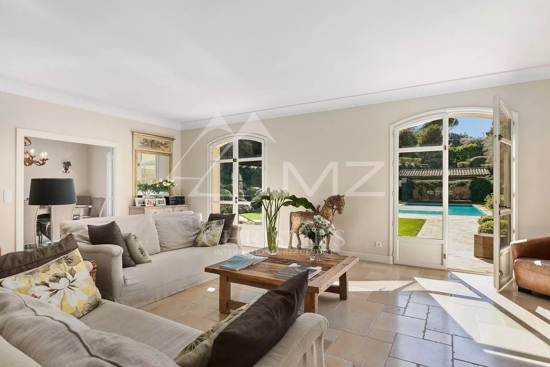 Villa in Mougins, Provence-Alpes-Côte d'Azur, France 3 - 12506926