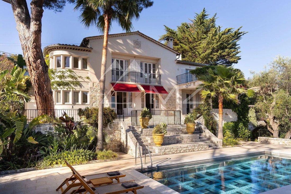 Villa in Saint-Paul-de-Vence, Provence-Alpes-Côte d'Azur, France 1 - 12670039