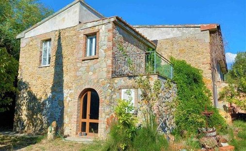 Country House in Riparbella, Tuscany, Italy 1