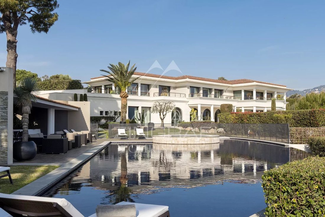 Villa in Saint-Jean-Cap-Ferrat, Provence-Alpes-Côte d'Azur, France 1 - 10762798