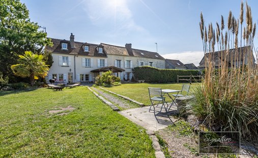 House in Senlis, Hauts-de-France, France 1