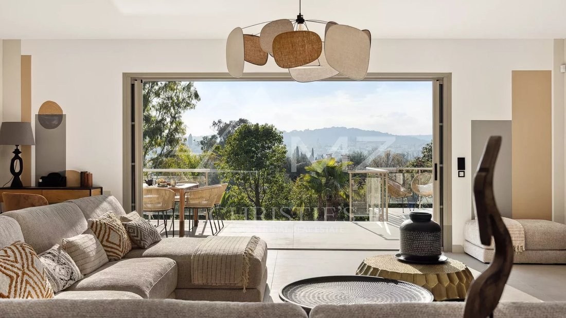 Villa in Saint-Paul-de-Vence, Provence-Alpes-Côte d'Azur, France 5 - 13867472