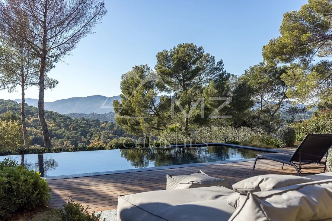 Villa in Mougins, Provence-Alpes-Côte d'Azur, France 2 - 12504512