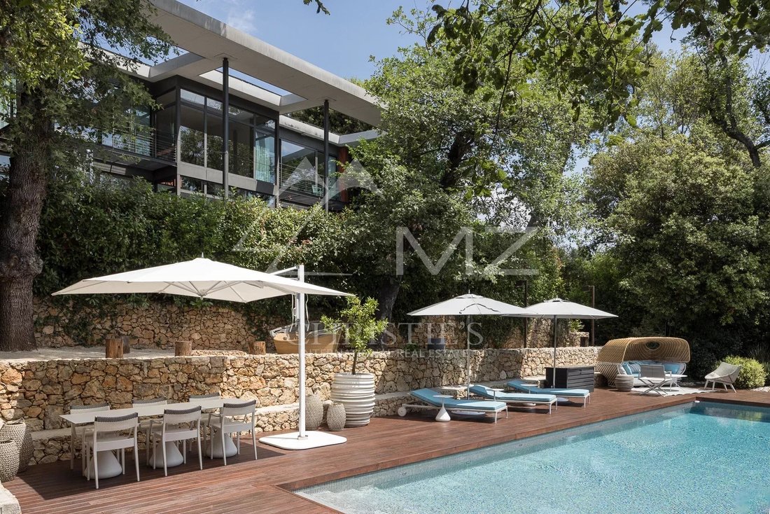 Villa in Saint-Paul-de-Vence, Provence-Alpes-Côte d'Azur, France 1 - 14363876