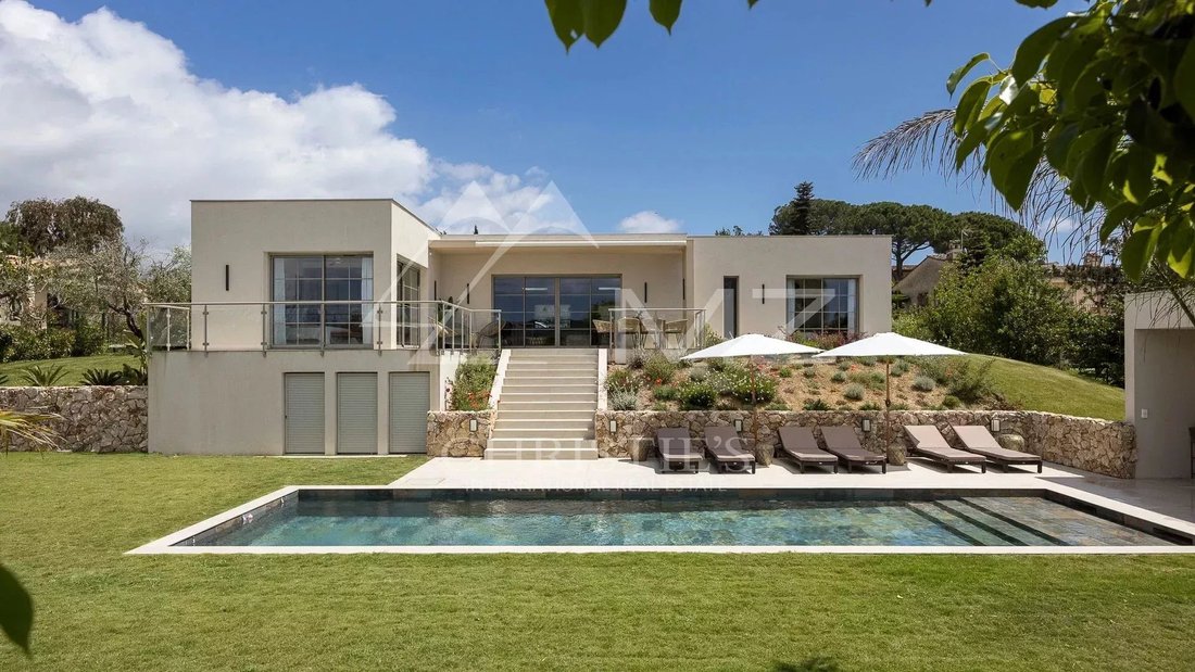 Villa in Saint-Paul-de-Vence, Provence-Alpes-Côte d'Azur, France 1 - 13867472