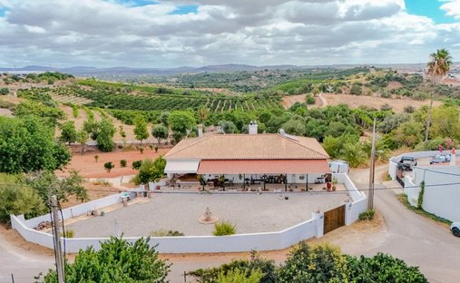 Villa in Alcantarilha, Algarve, Portugal 1