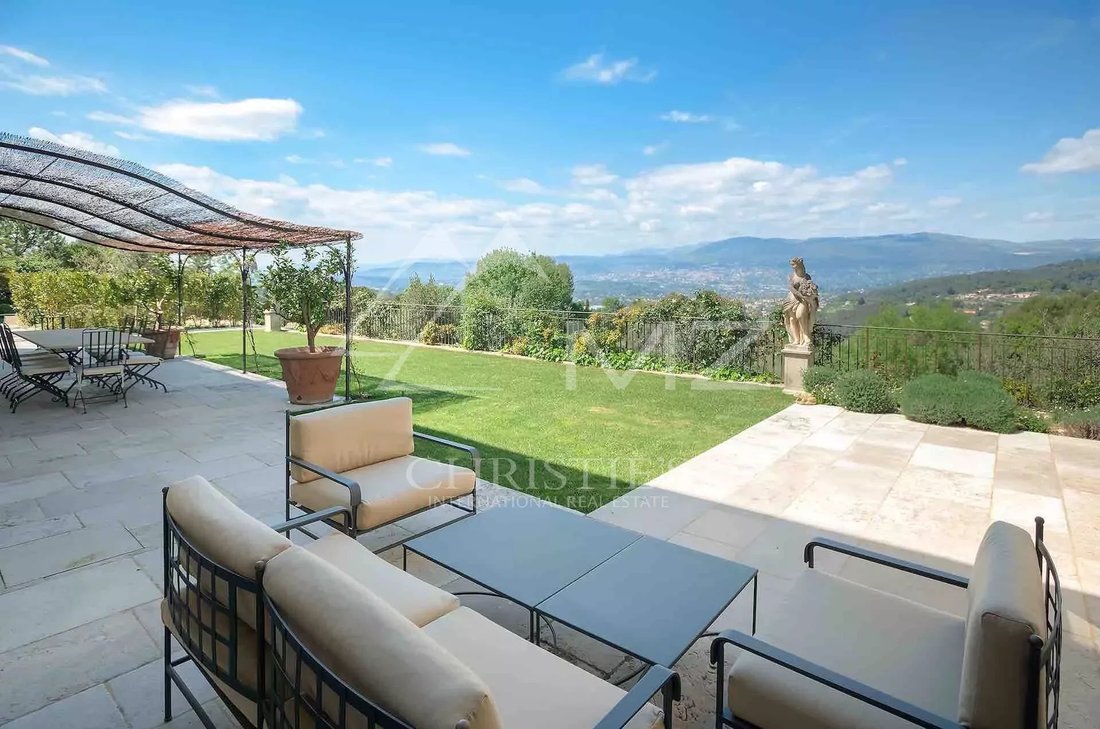 Villa in Mougins, Provence-Alpes-Côte d'Azur, France 2 - 12506938
