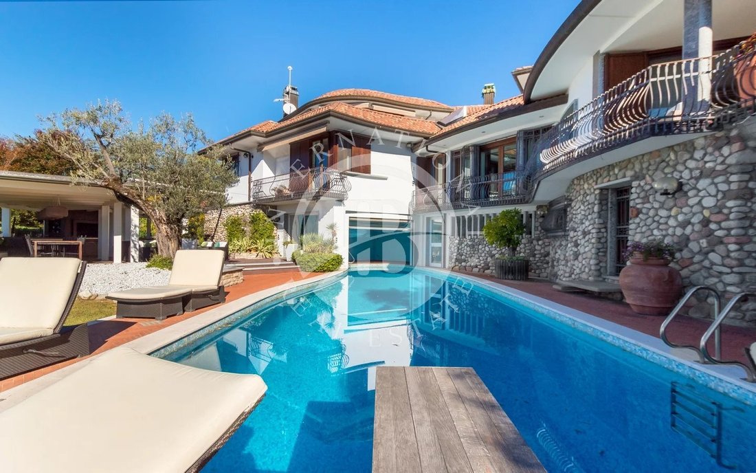 Villa in Besozzo, Lombardy, Italy 4 - 16540557