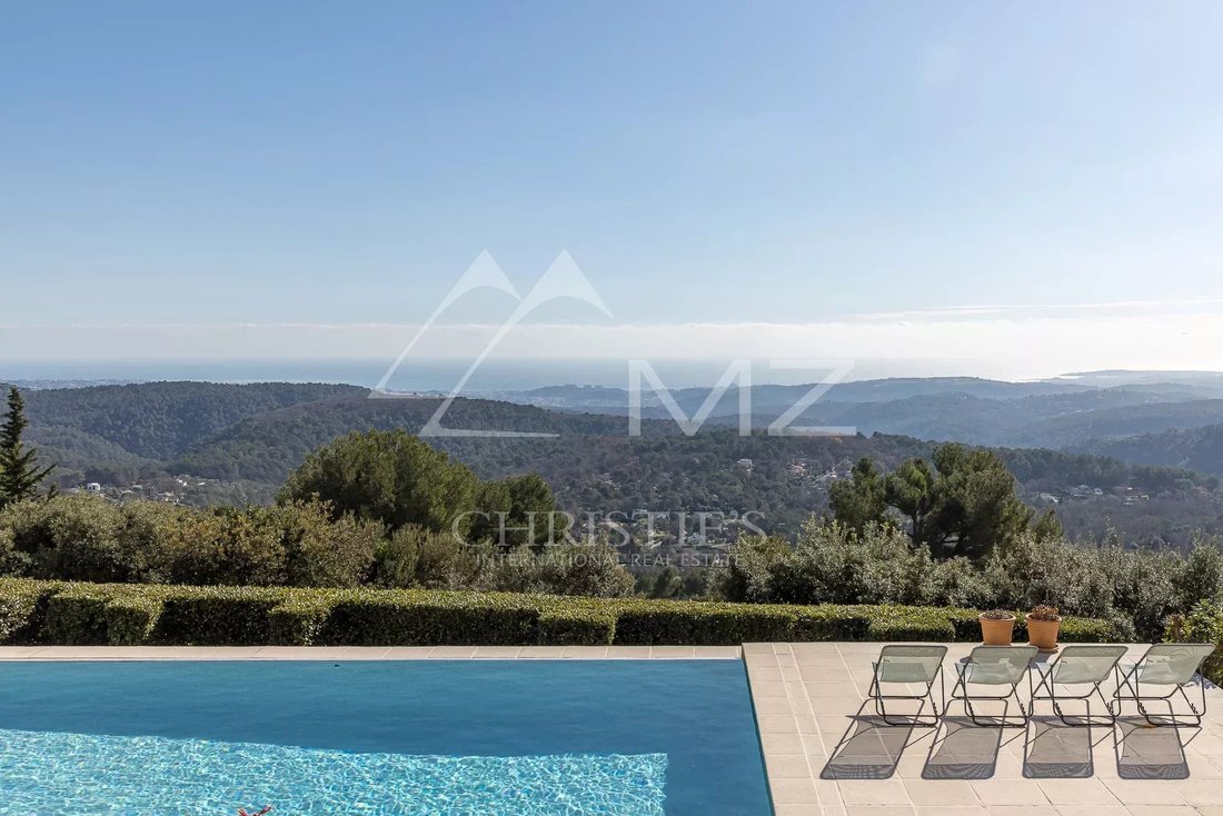 Villa in Saint-Paul-de-Vence, Provence-Alpes-Côte d'Azur, France 2 - 12570072