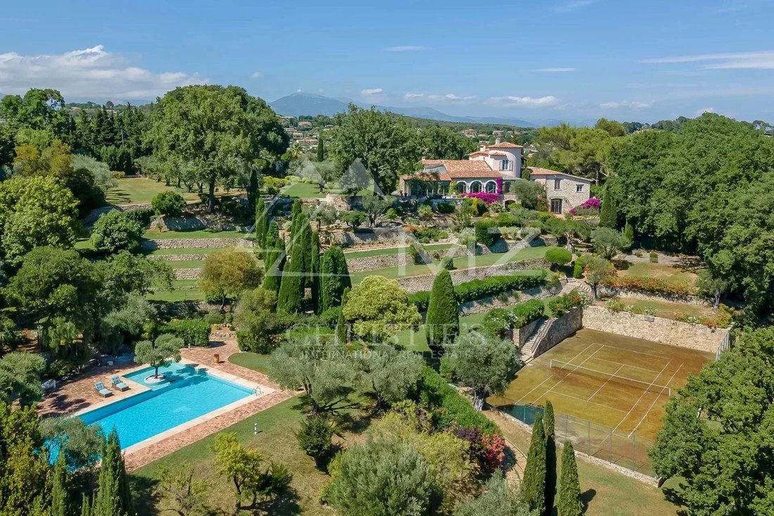 Villa in Mougins, Provence-Alpes-Côte d'Azur, France 1 - 13359343