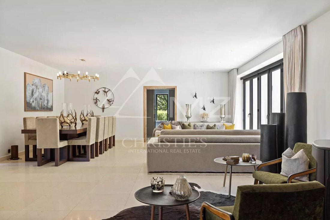 Villa in Châteauneuf-Grasse, Provence-Alpes-Côte d'Azur, France 4 - 12498481