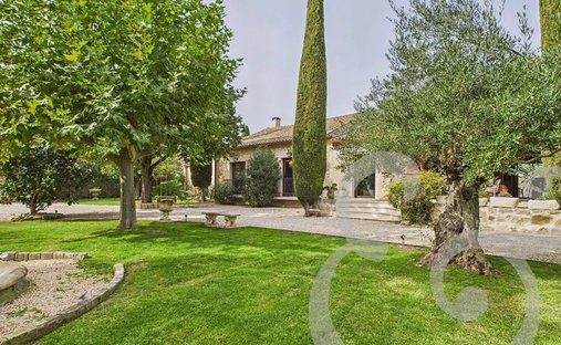 Country House in Mollégès, Provence-Alpes-Côte d'Azur, France 1