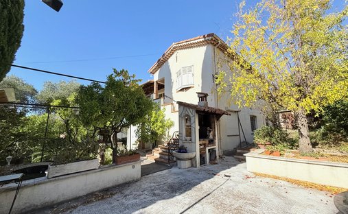 Villa in Maurice Jeanpierre, Le Cannet, France 1