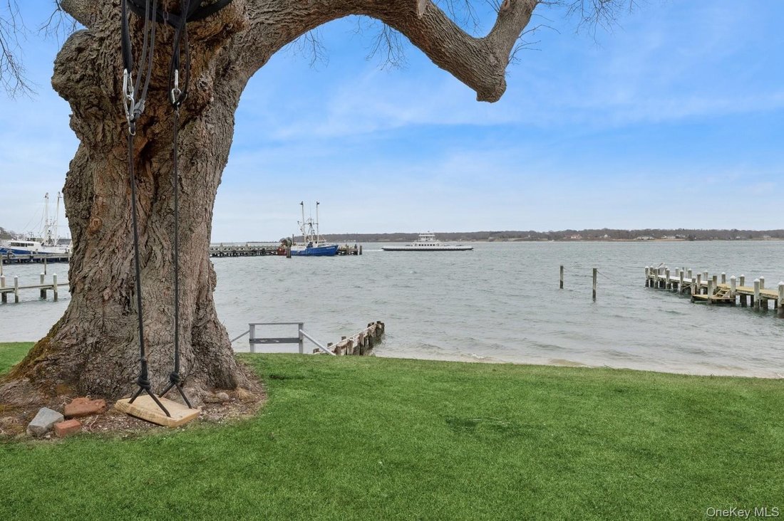 House in Greenport West, New York, United States 1 - 15287285