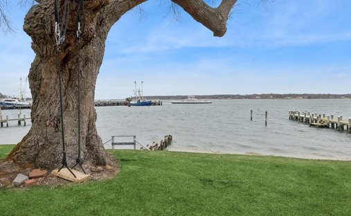 House in Greenport West, New York, United States 1