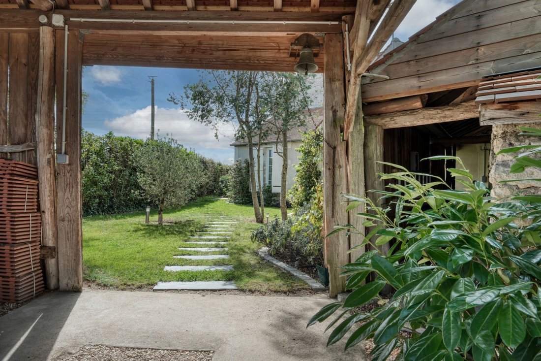 House in Ouest, Checy, France 1 - 16539397