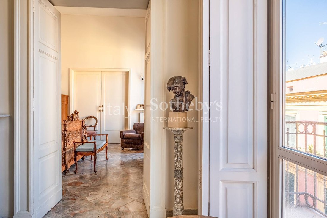 Apartment in Naples, Campania, Italy 4 - 16538508