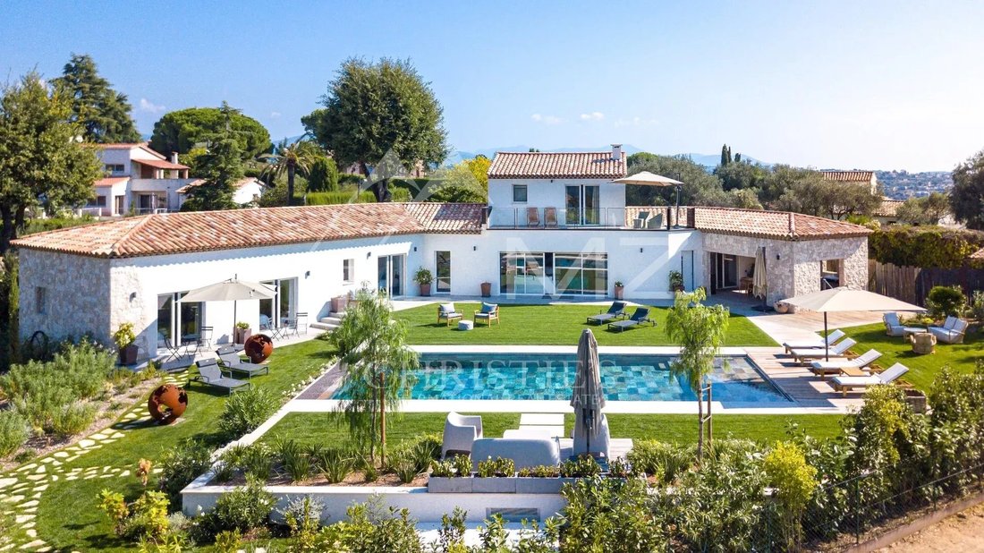 Villa in Saint-Paul-de-Vence, Provence-Alpes-Côte d'Azur, France 1 - 12506929