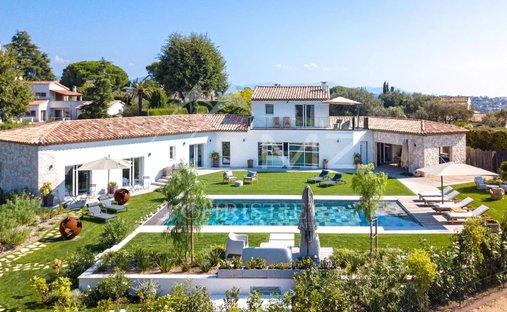 Villa in Saint-Paul-de-Vence, Provence-Alpes-Côte d'Azur, France 1
