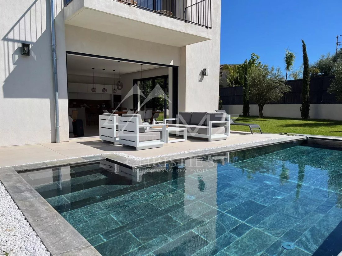Villa in Mougins, Provence-Alpes-Côte d'Azur, France 2 - 13867479