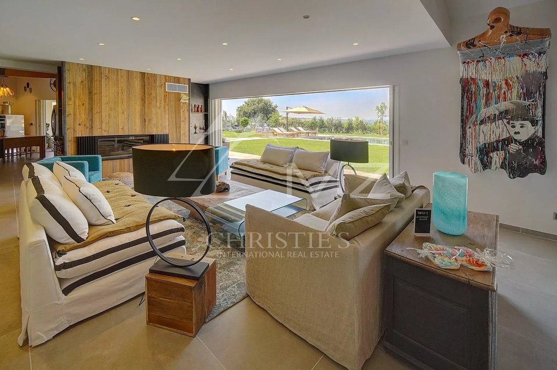 Villa in Saint-Paul-de-Vence, Provence-Alpes-Côte d'Azur, France 3 - 12506929