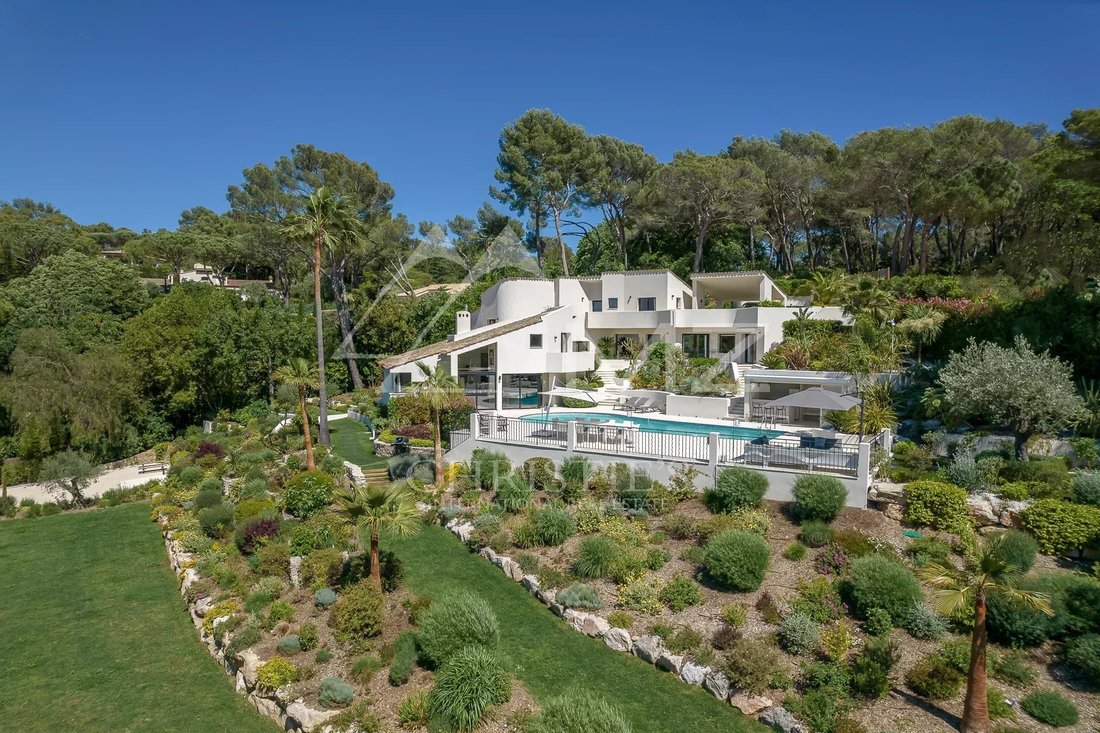 Villa in Mougins, Provence-Alpes-Côte d'Azur, France 2 - 12506912
