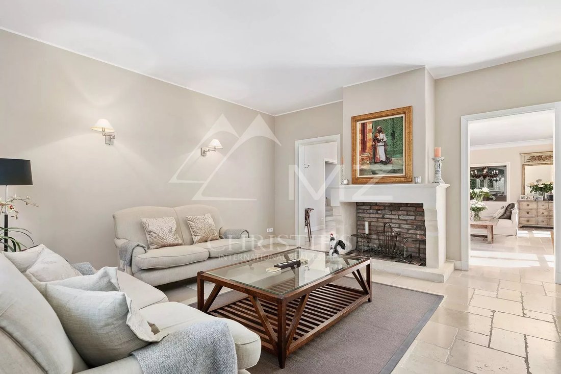 Villa in Mougins, Provence-Alpes-Côte d'Azur, France 4 - 12506926