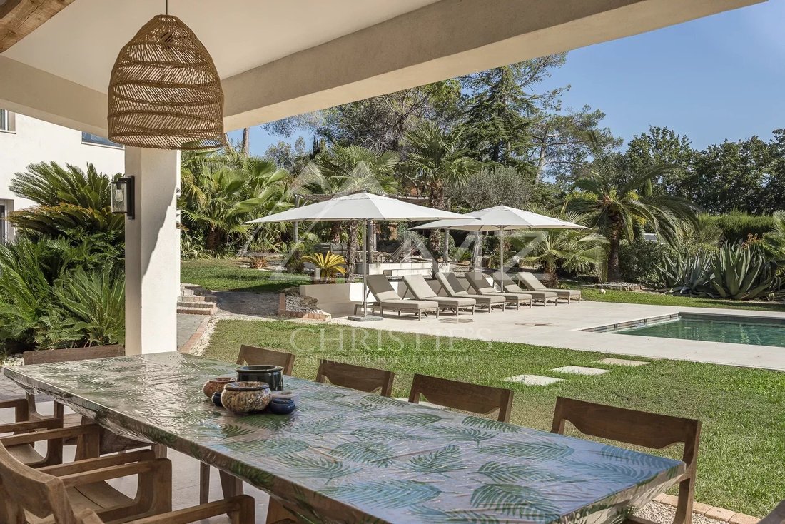Villa in Mougins, Provence-Alpes-Côte d'Azur, France 2 - 13368074