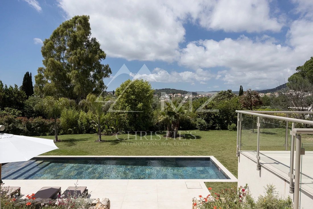 Villa in Saint-Paul-de-Vence, Provence-Alpes-Côte d'Azur, France 4 - 13867472