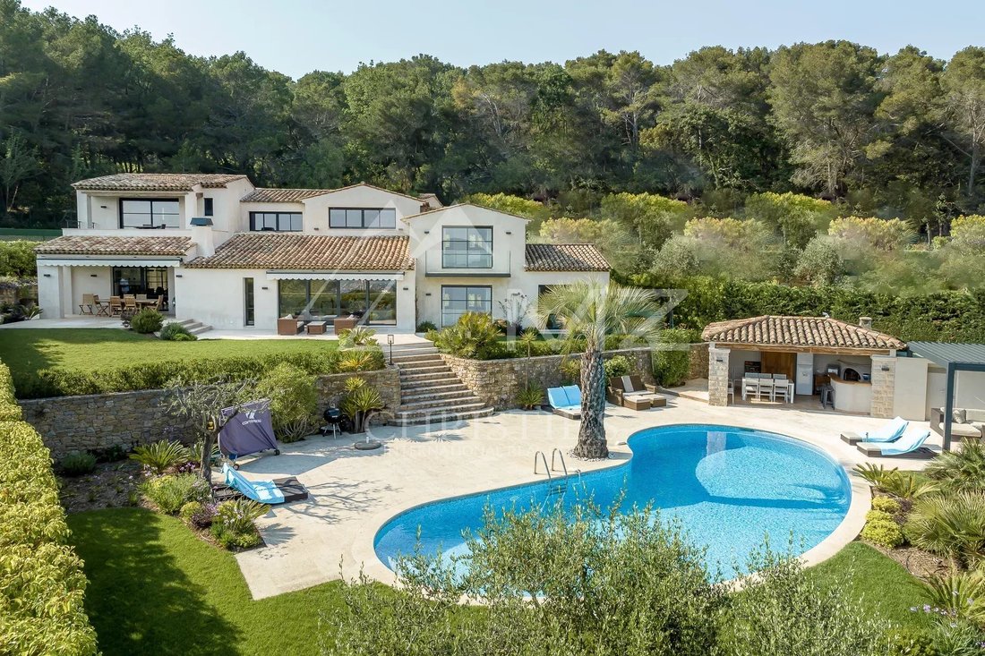 Villa in Mougins, Provence-Alpes-Côte d'Azur, France 1 - 12898413