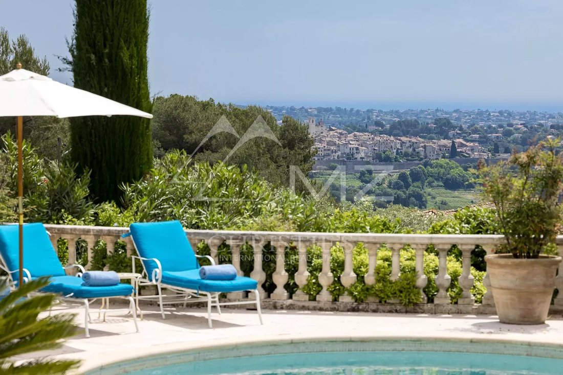 Villa in Saint-Paul-de-Vence, Provence-Alpes-Côte d'Azur, France 2 - 14318441